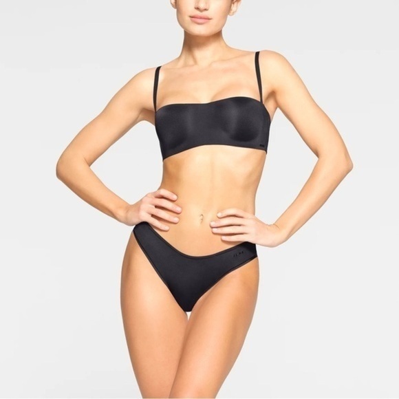 SKIMS BODY WIRELESS STRAPLESS BRA 32DD ONYX - Picture 1 of 8
